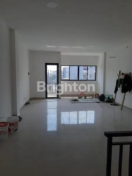 image RUKO BARU 3 LANTAI • TAMAN COSMOS • ROW 2 MOBIL • SIAP PAKAI (4)