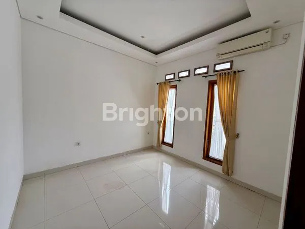 image RUMAH 2 LANTAI DI PUSAT KOTA RENON (6)