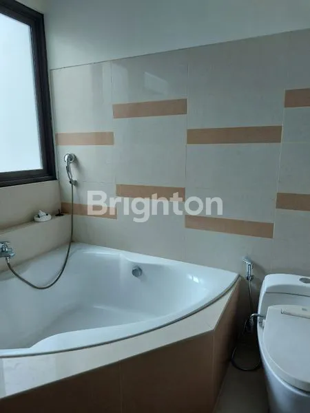 image RUMAH  MODERN DAN MEWAH KT 4+1 DI CLUSTER MONACO KOTA WISATA (5)