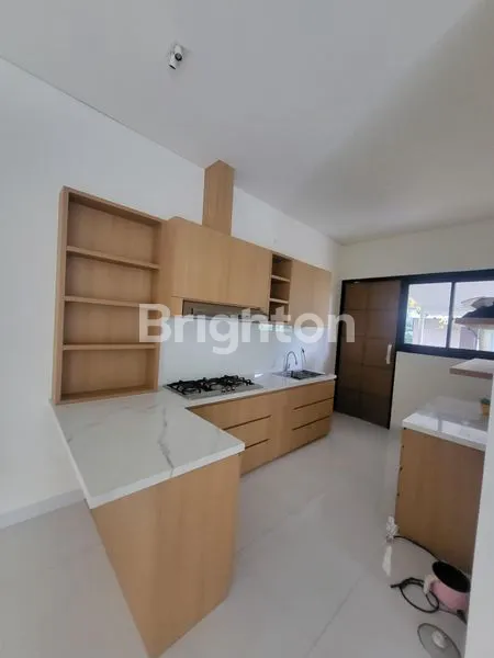 image RUMAH BANGUNAN MANDIRI DI TENGAH BSD CITY (5)