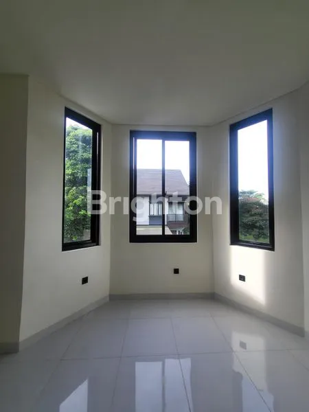 image RUMAH BANGUNAN MANDIRI DI TENGAH BSD CITY (7)