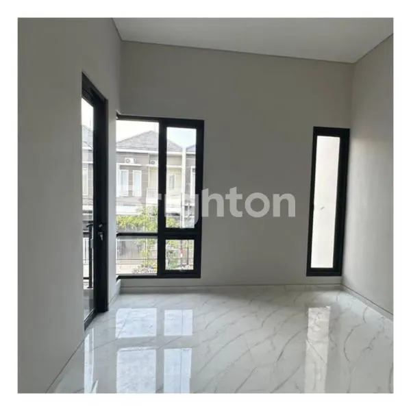 image RUMAH BARU 2 LANTAI KUTISARI INDAH UTARA, TENGGILIS MEJOYO, SURABAYA TIMUR. DEKAT KAMPUS UK PETRA SIWALANKERTO - RUNGKUT INDUSTRI - AHMAD YANI - TOL WARU JUANDA - MERR - JEMUR ANDAYANI, DLL. (3)