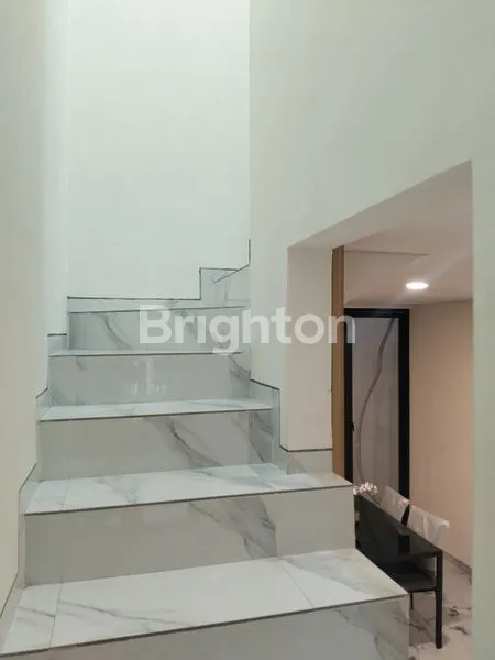 image RUMAH BARU SEMIFURNISH SIAP HUNI RUNGKUT MAPAN BARAT (6)