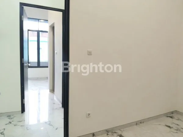 image RUMAH BARU SEMIFURNISH SIAP HUNI RUNGKUT MAPAN BARAT (4)