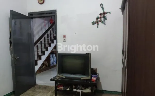 image RUMAH BESAR LUAS TANAH 324 M2 LUAS BANGUNAN 384 M2  COCOK UNTUK KELUARGA BESAR LINGKUNGAN NYAMAN (6)