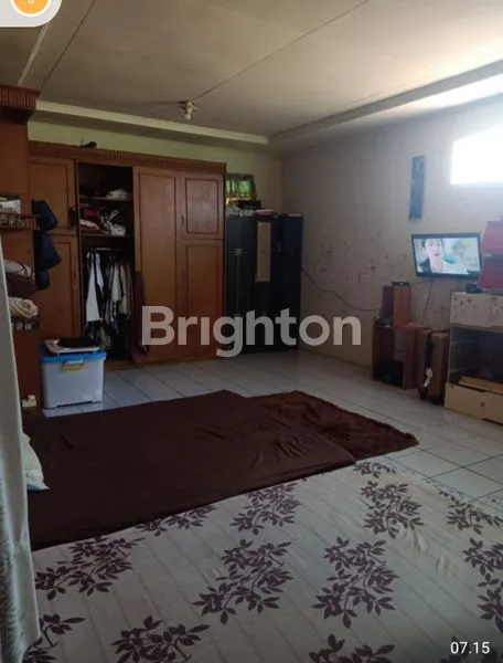 image RUMAH BESAR LUAS TANAH 324 M2 LUAS BANGUNAN 384 M2  COCOK UNTUK KELUARGA BESAR LINGKUNGAN NYAMAN (3)