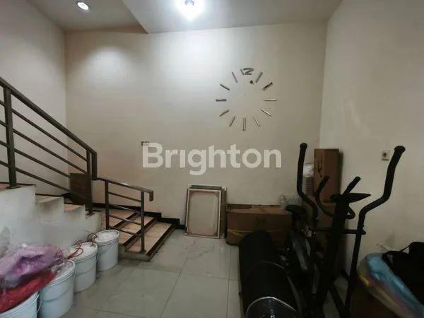 image RUMAH PINGGIR JALAN RAYA, DURI TOL, DURI KEPA, JAKARTA BARAT  (3)