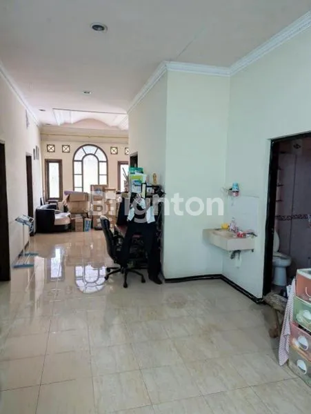 image RUMAH ARAYA TAHAP 2, LEBAR 10, 2 LANTAI, DEKAT MERR, ITS, GALAXY MALL, LINGKUNGAN NYAMAN DAN AMAN (3)