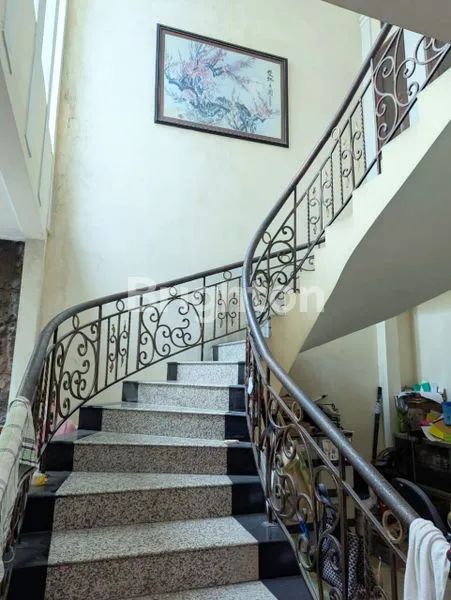 image RUMAH ARAYA TAHAP 2, LEBAR 10, 2 LANTAI, DEKAT MERR, ITS, GALAXY MALL, LINGKUNGAN NYAMAN DAN AMAN (7)