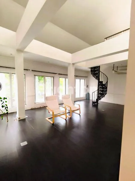 image RUMAH MEWAH 2 LANTAI AKSES STRATEGIS DI SUNTER AGUNG JAKARTA UTARA (2)