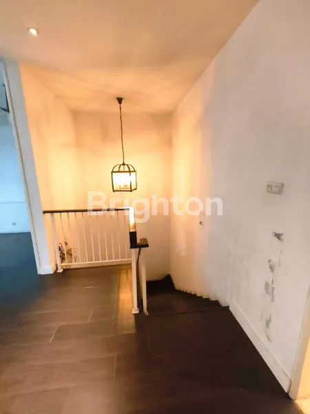 image RUMAH MEWAH 2 LANTAI AKSES STRATEGIS DI SUNTER AGUNG JAKARTA UTARA (7)