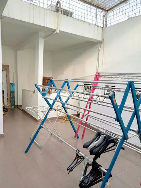 image RUMAH MEWAH 2 LANTAI AKSES STRATEGIS DI SUNTER AGUNG JAKARTA UTARA (8)