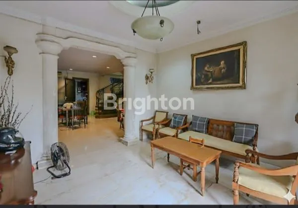 image RUMAH MEWAH SUMMARECON KELAPA GADING (5)