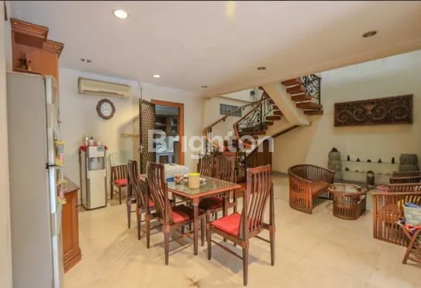 image RUMAH MEWAH SUMMARECON KELAPA GADING (1)