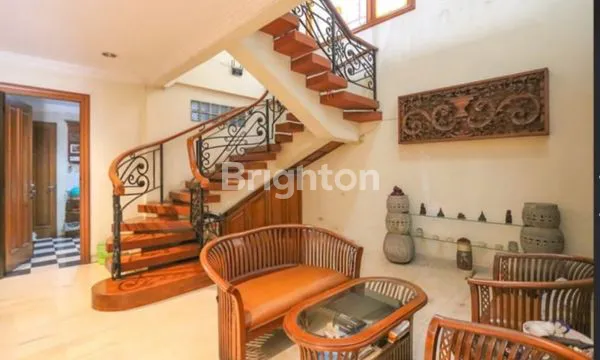 image RUMAH MEWAH SUMMARECON KELAPA GADING (6)