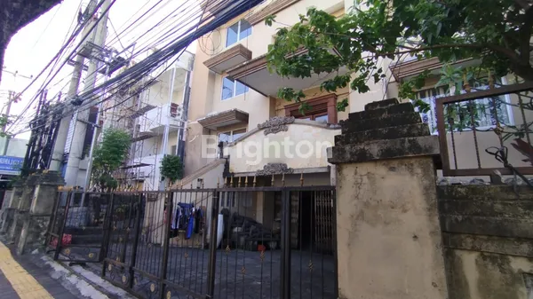 image GEDUNG KOMERSIAL 3 LANTAI + BASEMENT DI JL. UTAMA DIPONEGORO, DENPASAR. EKS BANK & KAMPUS (1)