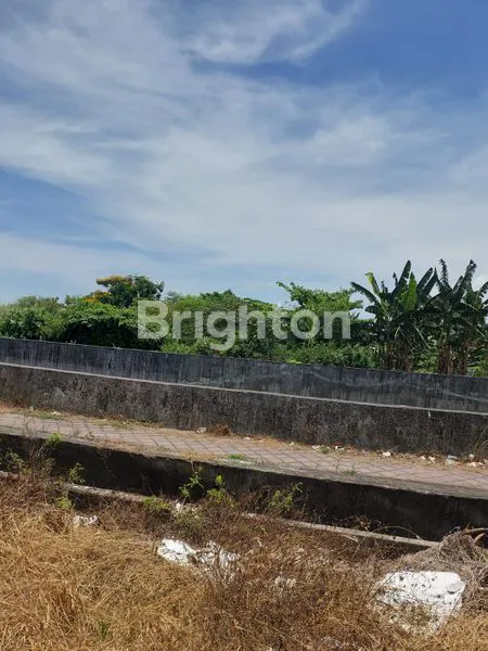 image RUMAH KUTA: 3 KT, PARKIR 4 MOBIL, LT 300M² (3)