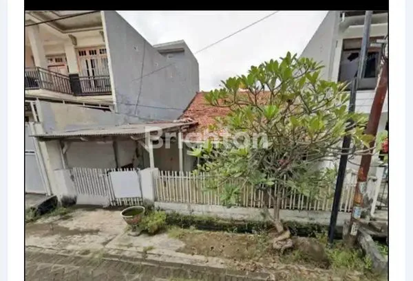 image TENGGILIS RUMAH LAMA BUTUH RENOVASI JARANG ADA STRATEGIS (1)