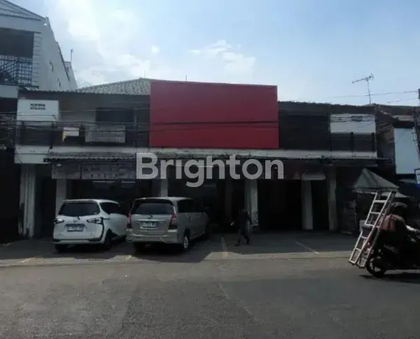 image DISEWAKAN RUKO 2 LANTAI DI RAYA BRONGGALAN LANTAI BAWAH LOS COCOK UNTUK MINIMARKET ATAU CAFE, STRATEGIS (1)