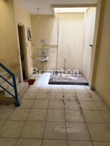 image RUKO DEPAN JALAN CENGKARENG 2 LT (4)