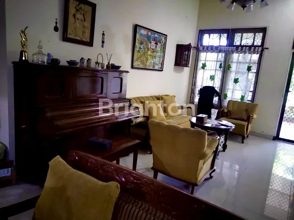 image RUMAH MANYAR INDAH, SURABAYA KONDISI BAGUS TERAWAT, DALAM KOMPLEK YG TENANG DAN LINGKUNGAN YG ASRI (3)