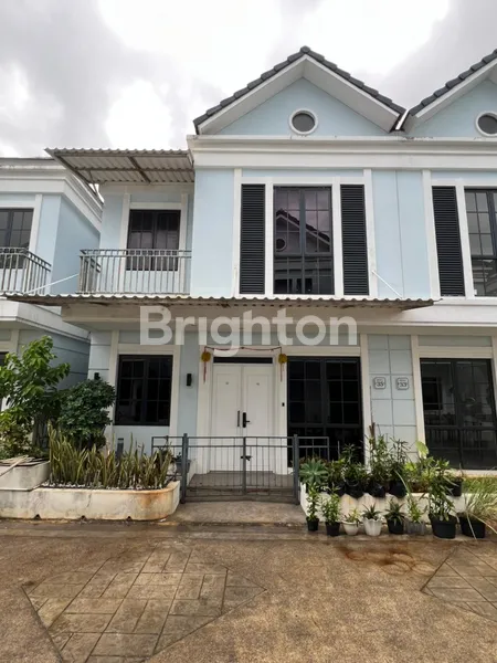 image RUMAH 3 LANTAI DOUBLE DECKER FURNISHED LAVON CIKUPA (1)