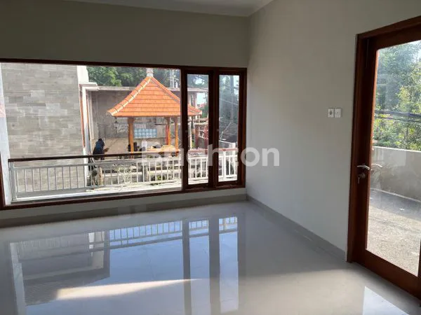 image DIJUAL RUMAH MODERN 2 LANTAI HARGA MENARIK DI KESIMAN, DENPASAR (2)