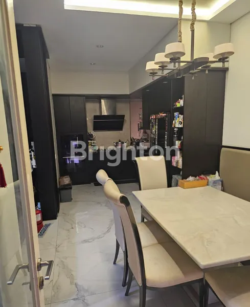 image RUMAH 2 LANTAI NORTHWEST PARK - VIEW DANAU, FULL RENOVASI & SIAP HUNI! (3)