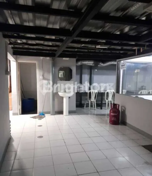 image RUKO 3 LANTAI 130M² DI RAYA PASAR MINGGU (6)