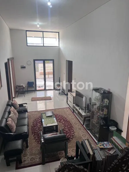 image RUNGKUT MEJOYO 10X20 SIAP PAKAI, ROW JALAN 6 METER, DEKAT UBAYA, BISA UNTUK RUMAH KOST HADAP TIMUR (8)