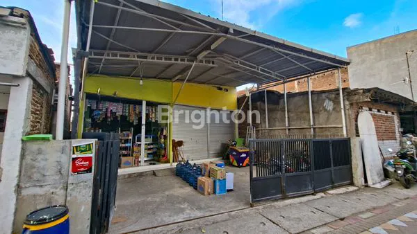 image RUMAH TERDIRI DARI 2 BAGIAN COCOK SEGALA USAHA SEBELAH RS UBAYA (1)