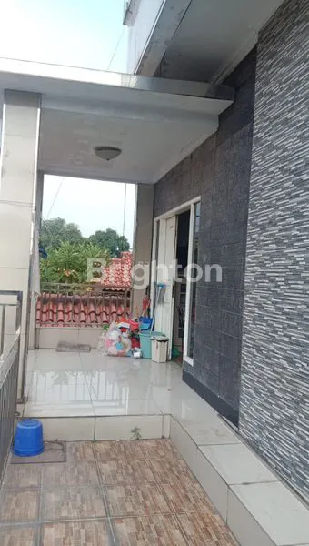 image RUMAH 3 LANTAI DI GRIYA SATWIKA CIPUTAT TIMUR TANGERANG SELATAN (2)