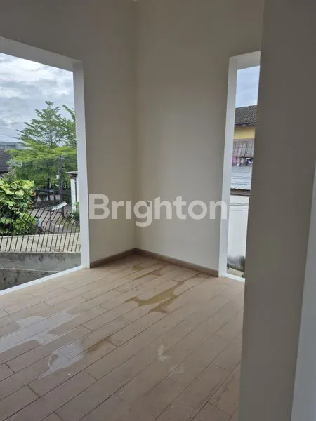 image RUMAH HOOK 2 LANTAI LT 109M² DI KOPO HARGA 1 M (5)