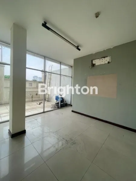 RUKO GANDENG HARGA DIBAWAH PASAR STRATEGIS CEPAT PONDOK INDAH JAKARTA SELATAN