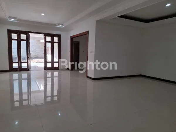 image RUMAH MEWAH LT 377M² DI KERTAJAYA INDAH (1)