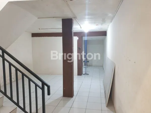 image RUKO 1.5 LANTAI NOL JALAN RAYA MANUKAN LANGSUNG CUAN TERSEWA SAMPAI 2027  (2)