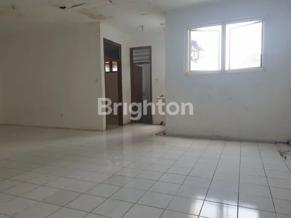 image RUKO 1.5 LANTAI NOL JALAN RAYA MANUKAN LANGSUNG CUAN TERSEWA SAMPAI 2027  (4)