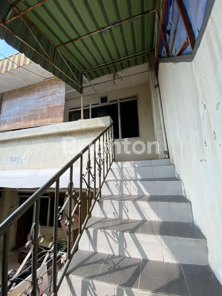 image RUMAH MURAH 1,5 LANTAI LOKASI STRATEGIS BANYAK BONUS SUKOMANUNGGAL JAYA SURABAYA BARAT (8)