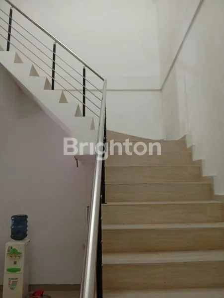 image RUMAH MEWAH 3KT HADAP TIMUR DEKAT ITS (3)