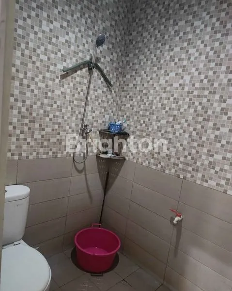 image RUMAH MEWAH DIKONTRAK DI TUGU PERMAI, SEMPER (7)