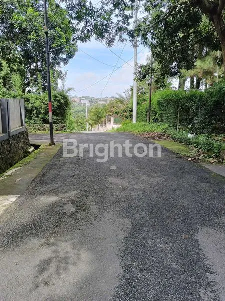 image RUMAH TINGGAL MIRIP VILLA DENGAN HALAMAN LUAS DAN RIMBUN DI SRONDOL KULON SEMARANG SELATAN (2)