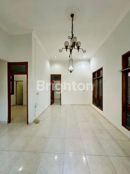 image DIJUAL RUMAH STRATEGIS BEBAS BANJIR DI SRONDOL SEMARANG  (6)