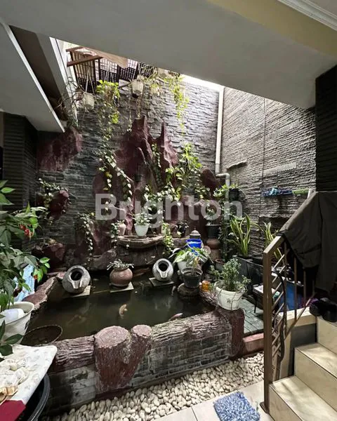 image RUMAH MEWAH 300M² DI CIJAMBE, HARGA MENARIK (7)