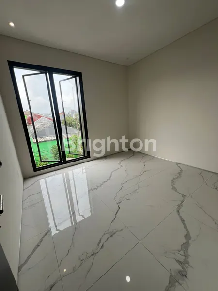 image DIJUAL RUMAH BARU GRESS MINIMALIS DI PERUMAHAN KENJERAN INDAH SURABAYA TIMUR DEKAT PAKUWON CITY, MERR, GALAXY MALL (4)
