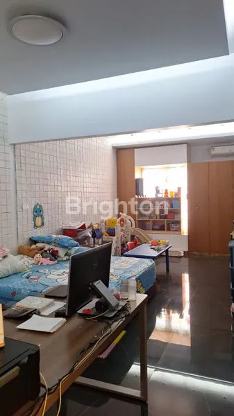 image RUMAH MEWAH 4 LANTAI FULLY-FURNISHED DI TANJUNG BUNGA (7)