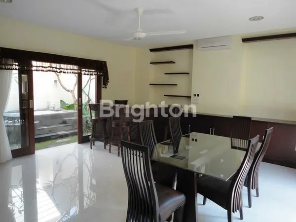 image FULLY FURNISHED HOUSE IN VILLA AND HOTEL AREA IN TAMAN MUMBUL NUSA DUA (3)