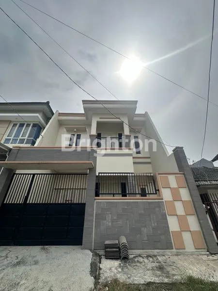 image RUMAH 2 LANTAI SUTOREJO TENGAH STRATEGIS DAN TERAWAT (1)