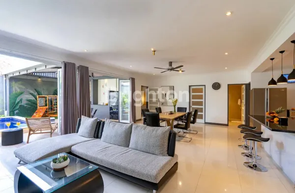 image VILLA EXCLUSIVE DI SEMINYAK (2)