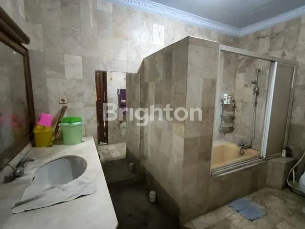 image RUMAH HOOK 2 LT DALAM KOMPLEK CANTIK MODERN DUREN SAWIT JAKARTA TIMUR STRATEGIS BEBAS BANJIR (5)