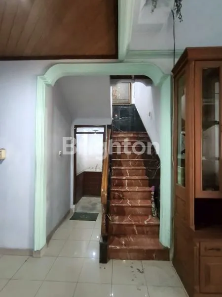 image RUMAH HOOK 2 LT DALAM KOMPLEK CANTIK MODERN DUREN SAWIT JAKARTA TIMUR STRATEGIS BEBAS BANJIR (7)